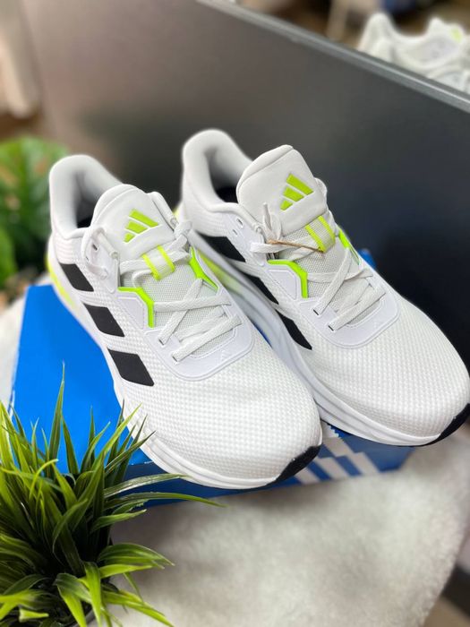 Кросівки Adidas розмір 44