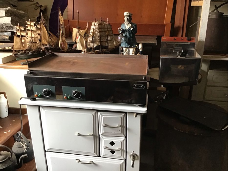 Antiguidades e velharias dos finais do século 19