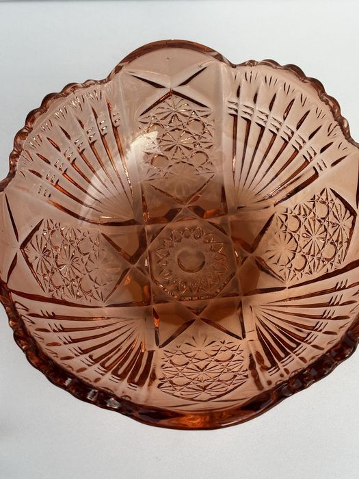 Rozalinowa kryształowa misa