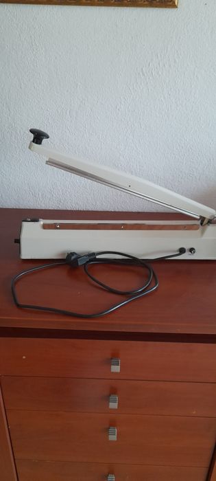 Máquina  de fechar sacos 20  cm