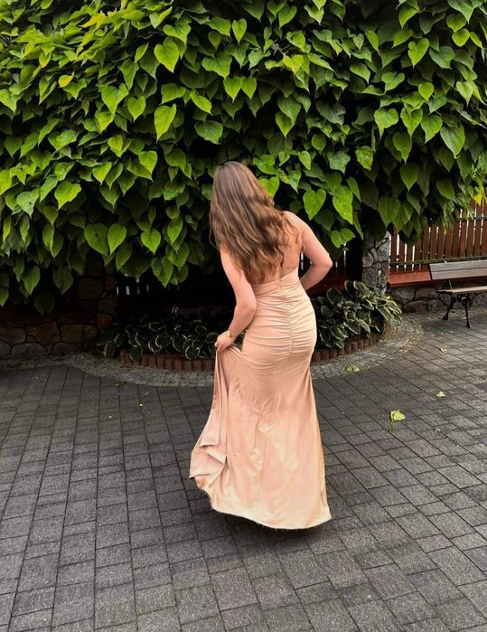 Złota sukienka na osiemnastkę wesele studniówka rybka dopasowana lou