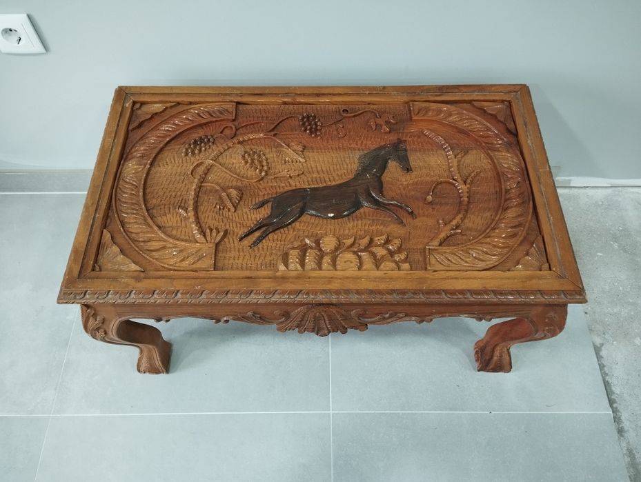 Mesa de sala para pôr no meio