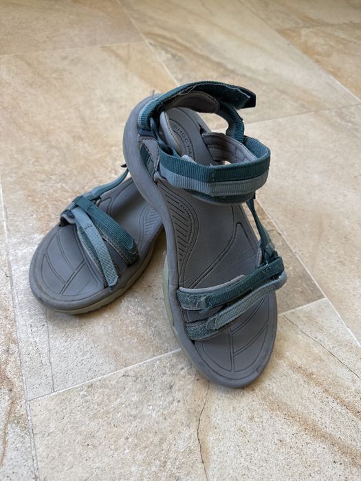 Сандалі Teva 38 р