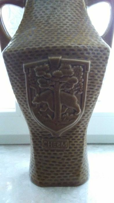 duży wazon z herbem Chełma