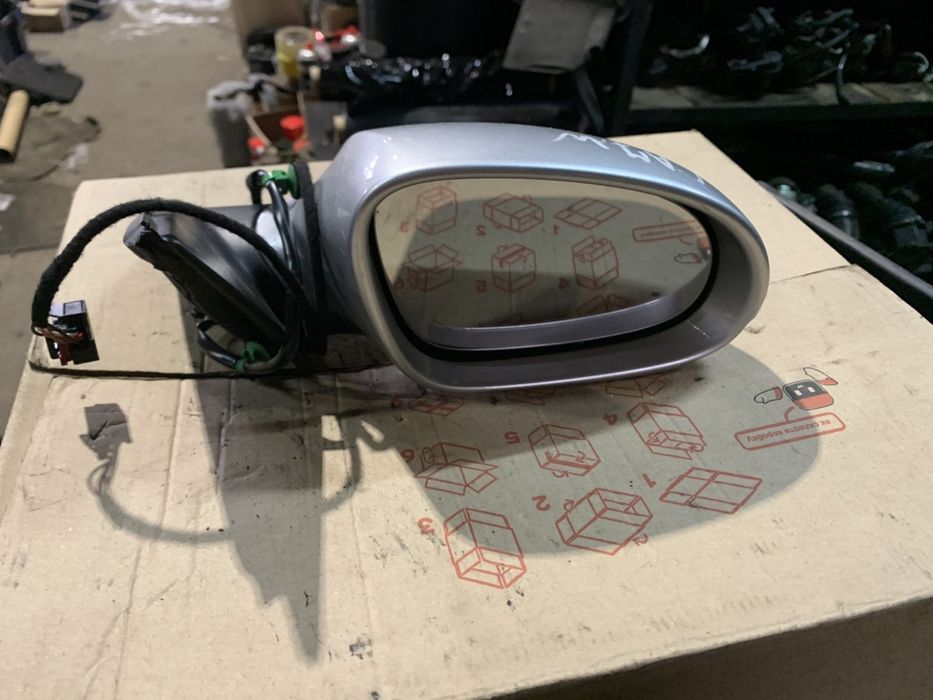 Праве дзеркало Volkswagen Passat B6