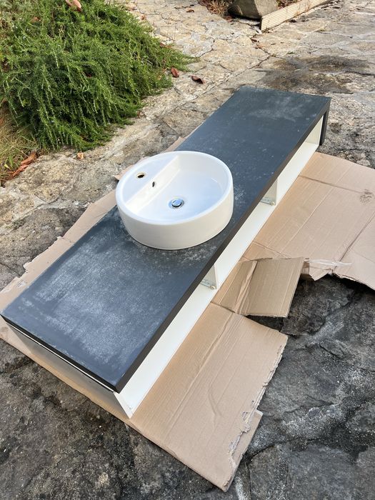 Móvel de wc com lavatório para restauro