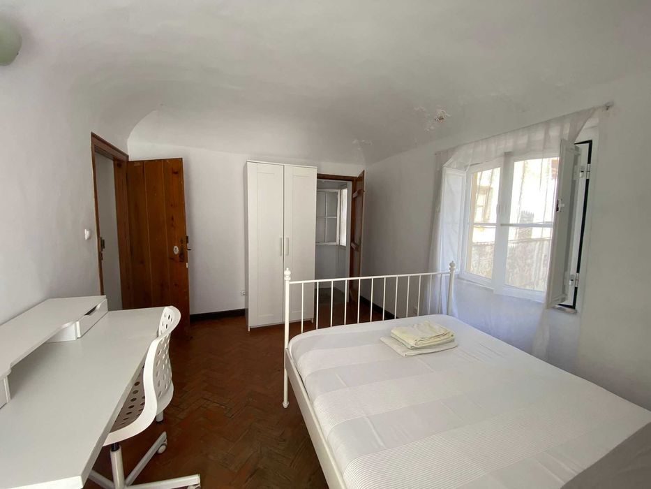 Aluga-se quarto para estudantes