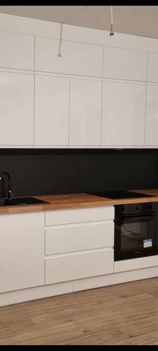 Czarny panel naścienny