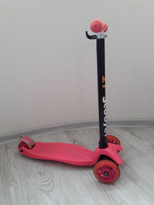 Самокат дитячий триколісний