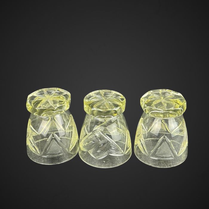 Kryształowe kieliszki do wódki likieru żółte szlif B51/051502
