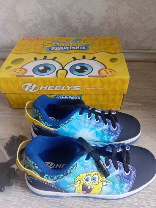 Продам детские кроссовки-ролики