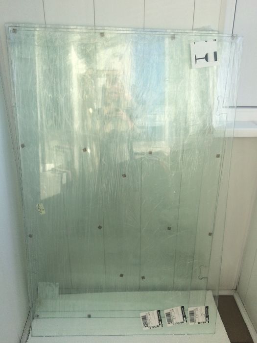 Стеклянная перегородка для ванны