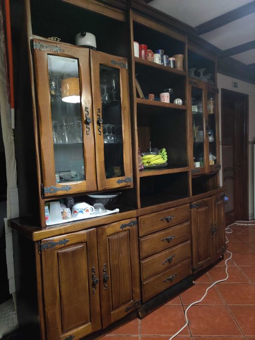 Móvel de Sala em Madeira Maciça (2 Módulos) – Excelente Estado