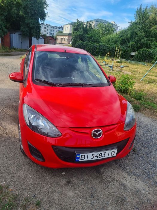 Mazda 2 2010 рік