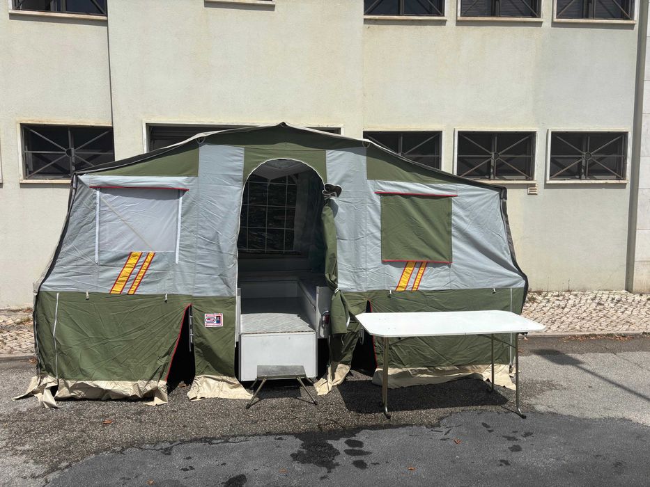 Atrelado Tenda com dois quartos, sala interior e avançado