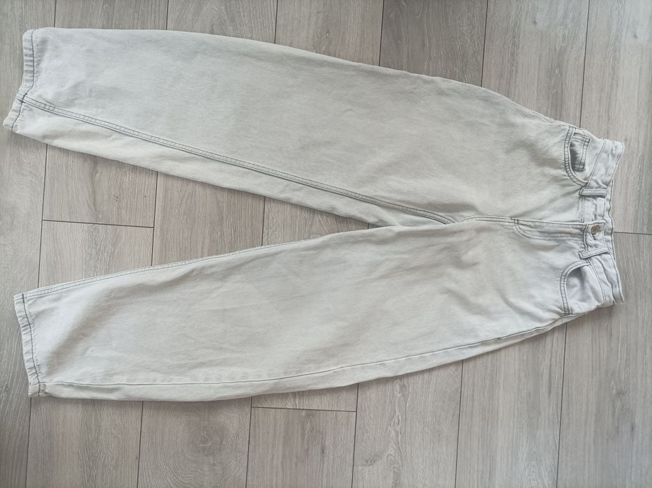 Сірі джинси Bershka