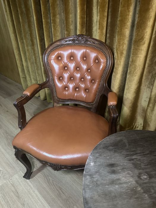 Cadeira/Cadeirão Trabalhado – Clássico e Elegante