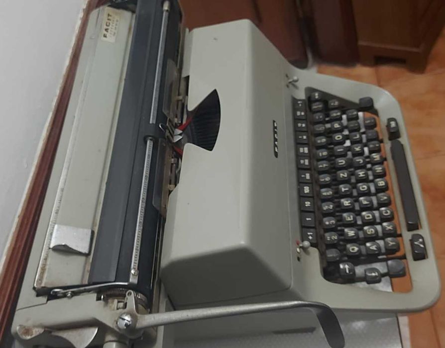 Máquina de escrever Vintage FACIT