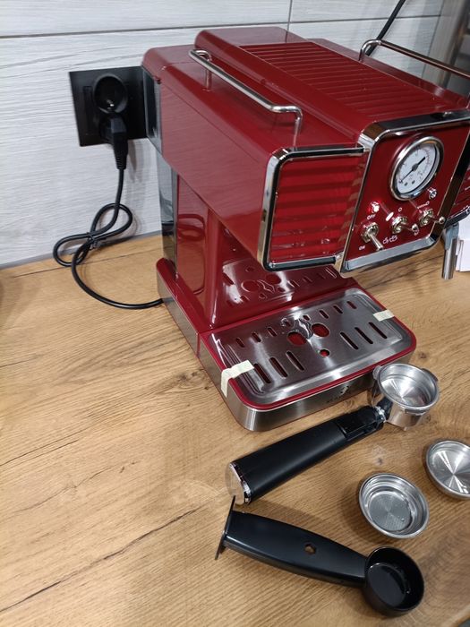 Kolbowy ekspres ciśnieniowy Klarstein Gusto Classico Espressomaker 135