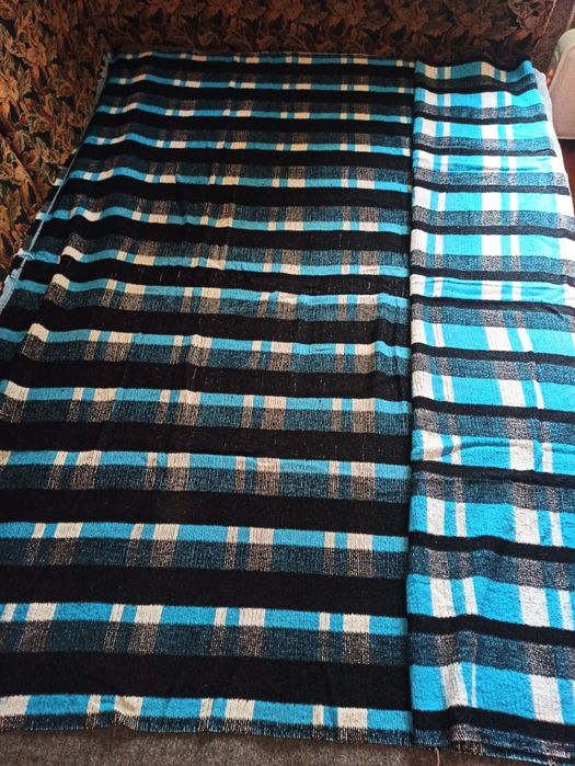 Одеяла разные и покрывала плед