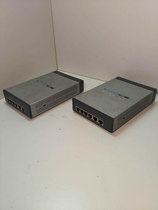 Router przewodowy Linksys Cisco RV042 zestaw 2szt