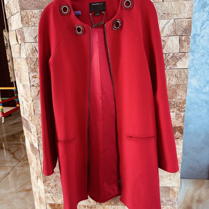 Пальто жіноче , червоне , осінь