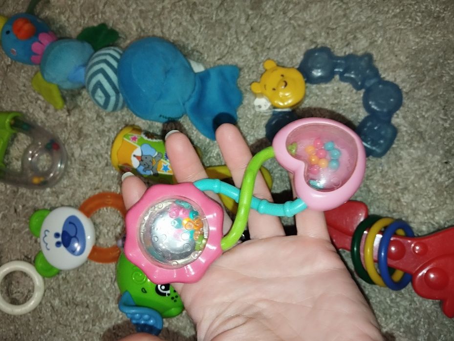 Лот фірмених іграшок