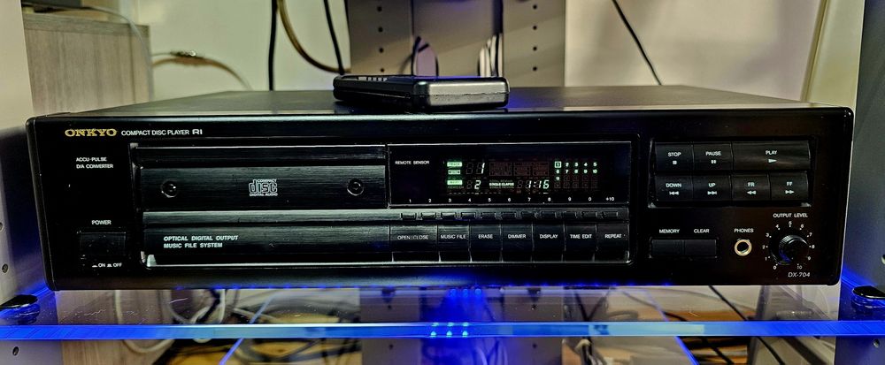 ONKYO DX-704 CDP + oryginalny pilot-bdb.stan