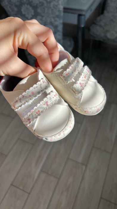 Дитячі пінетки для дівчинки