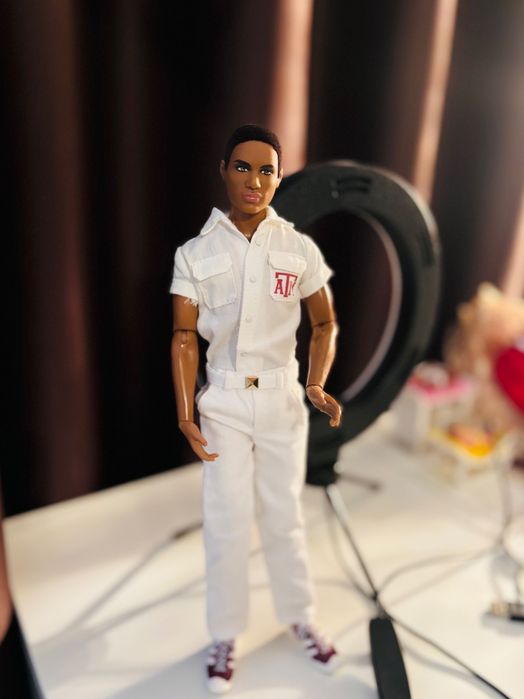 Кен Barbie Texas A&M University African-American Ken Doll