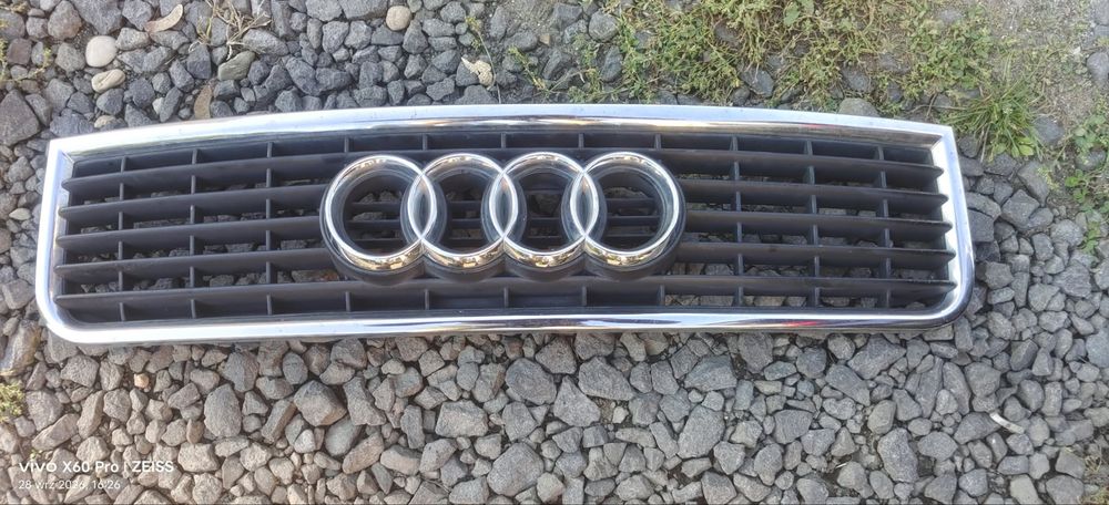 Audi A4 B6 kratka środkowa zderzaka gril