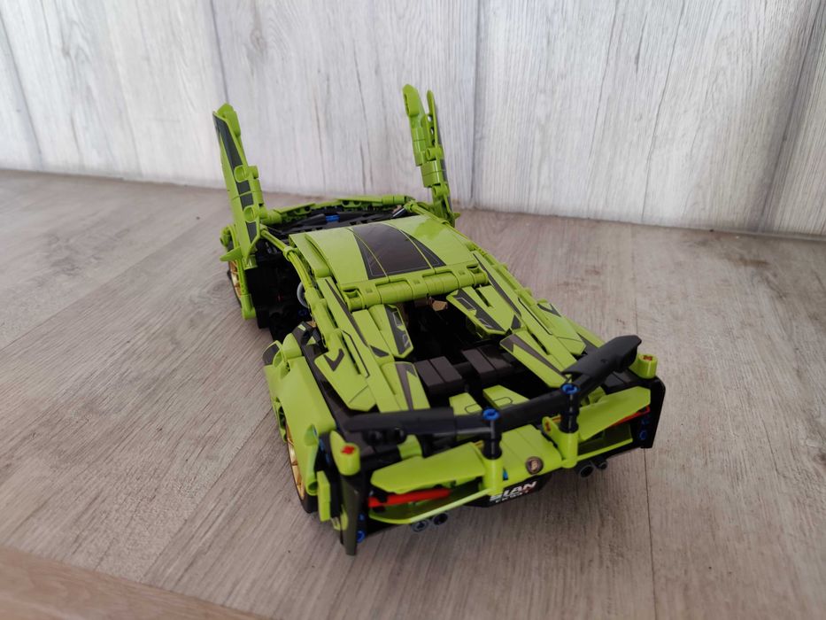Конструктор Lego машина lamborghini 1280 Деталей