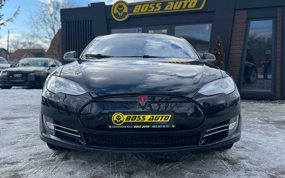 Tesla Model S 2013