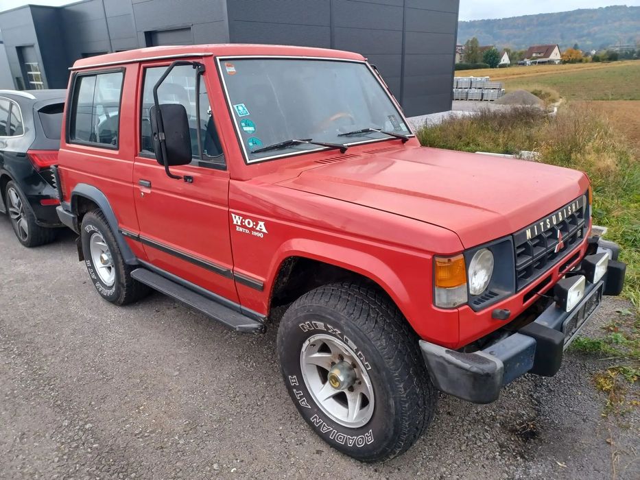 Mitsubishi Pajero Mitsubishi Pajero I w  fabrycznym lakierze