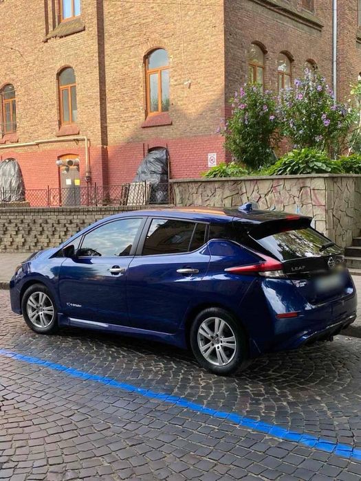 Продам Nissan Leaf 2018