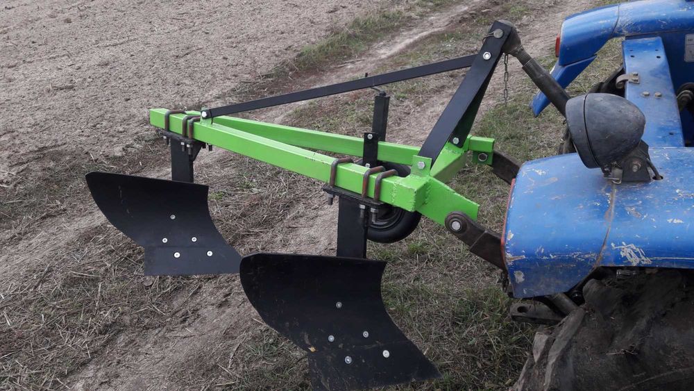 Плуг  для мінітрактора  від виробника