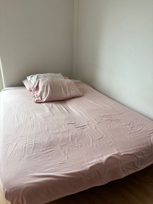 Sofá-cama em bom estado – Prático e confortável