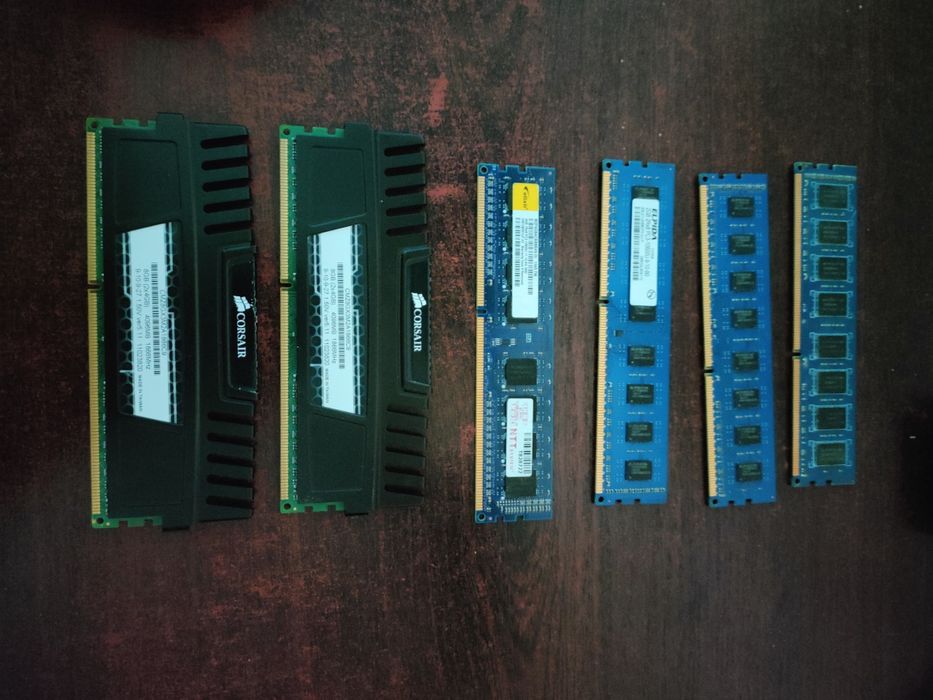 SPRAWNA pamięć RAM Corsair Vengeance 2x4GB DDR3