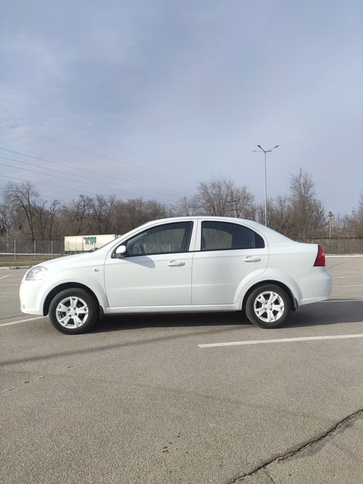 Chevrolet aveo (vida) 2013г.в