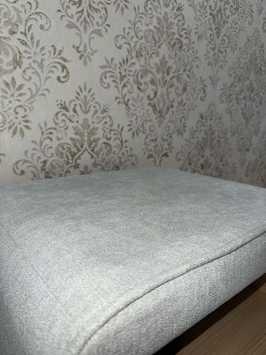 Mesa de cabeceira em tecido