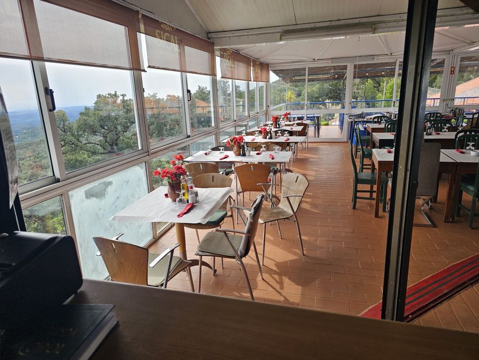 Restaurante pizzaria.