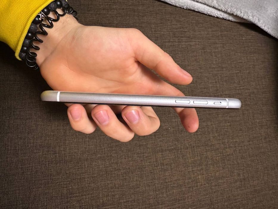 Продам iphone XR 128gb