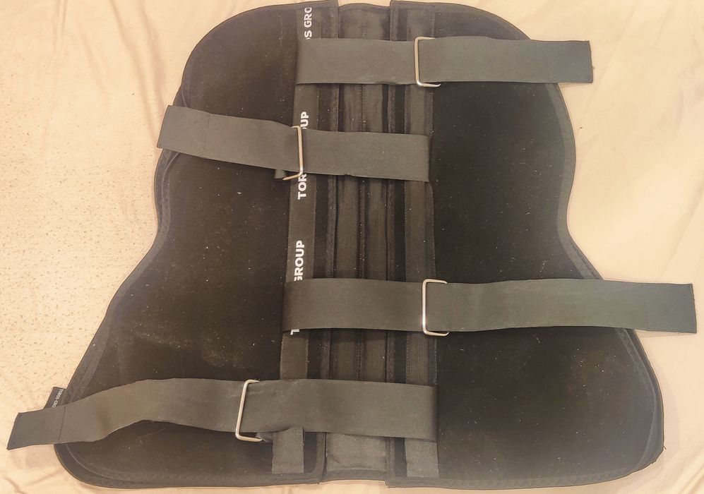 Бандаж для колінного суглобу тутор універсальний