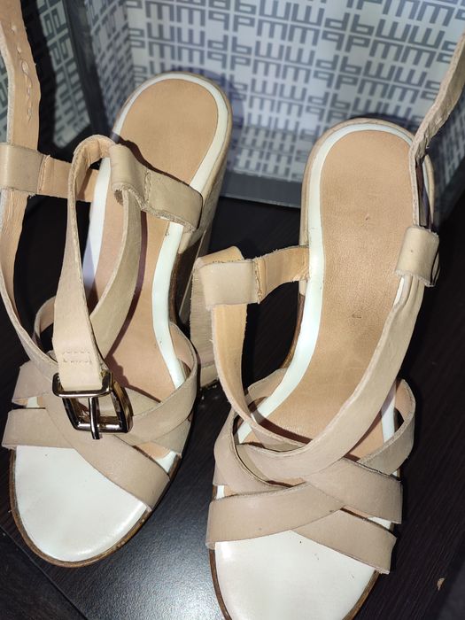 Sandały na koturnie Prima moda 38