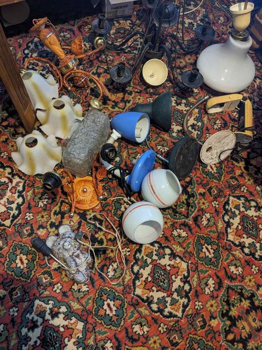 Лампы,бра,люстры,плафоны.