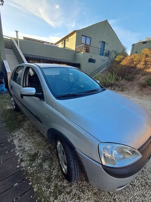 Opel corsa 1.2 em otimo  estado.