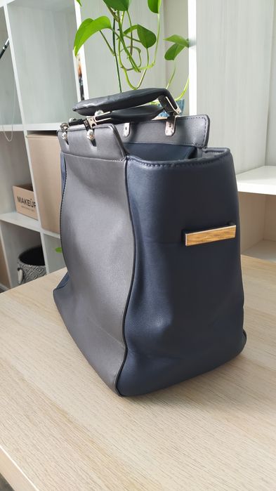 Сумка сіра з синіми вставками