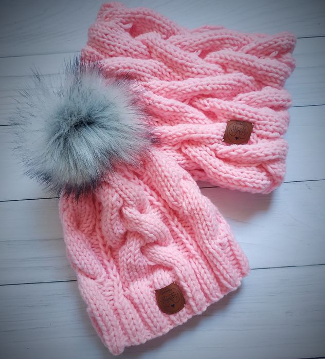 Zimowe zestawy dziecięce czapki szaliki kominy rękawiczki Merino