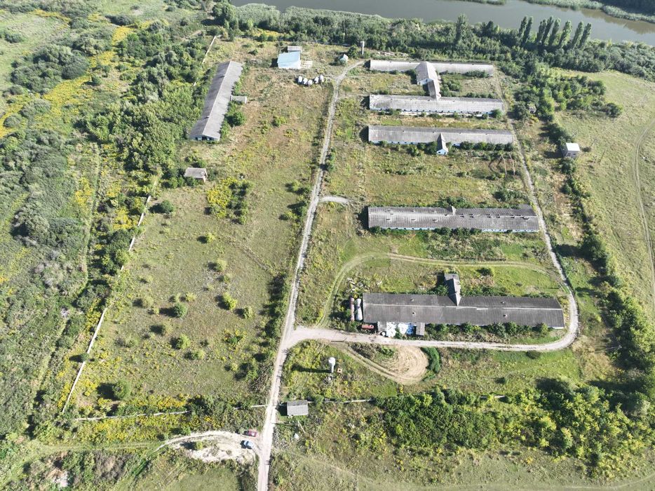 комплекс будівлі ферми