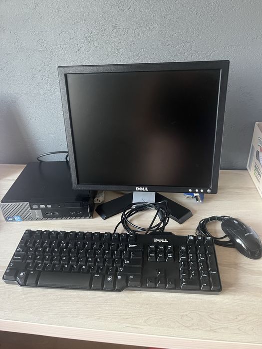Komputer Dell zestaw jednostka monitor klawiatura mysz w pełni sprawne